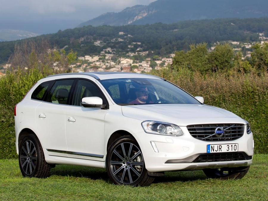  Volvo XC60 T6 2013 года  (фото 9 из 17)